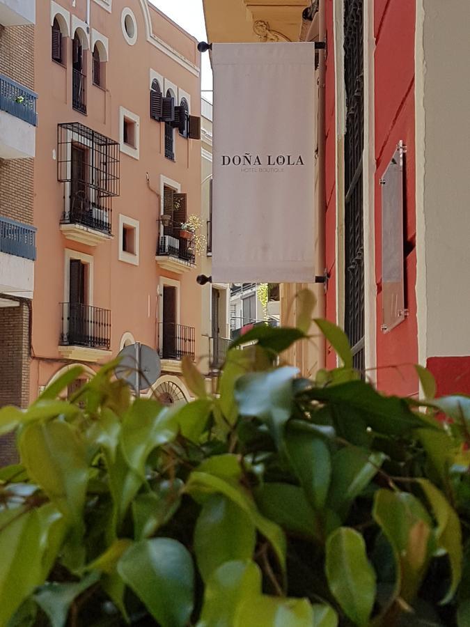 Hotel Y Apartamentos Dona Lola Siviglia Esterno foto